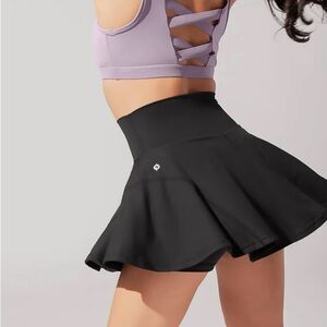 Popflex Twirl Criss Cross Hourglass Skort with pockets - size Medium like new